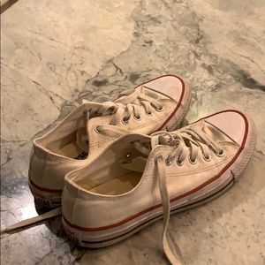 low top white converse/used but good condition